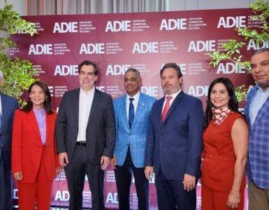 Pérdidas del sistema eléctrico por cambio climático alcanzan el 1 % del PIB anual; ADIE afirma resiliencia debe ser prioridad Pérdidas del sistema eléctrico por cambio climático alcanzan el 1 % del PIB anual; ADIE afirma resiliencia debe ser prioridad