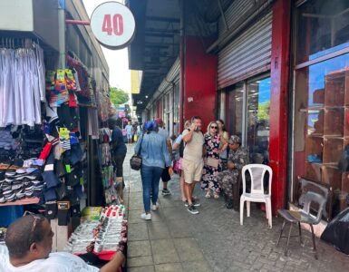 Comerciantes aseguran se registran pocas ventas previo al Día de los Padres Comerciantes aseguran se registran pocas ventas previo al Día de los Padres