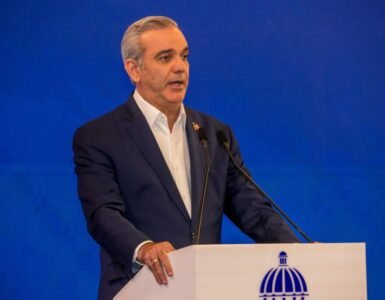 Abinader crea comisión de veeduría para supervisar el fideicomiso DO Sostenible