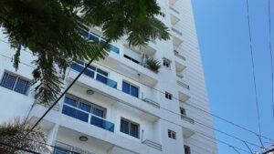Muere adolescente de 14 años tras caer desde un décimo piso de un residencial en DN