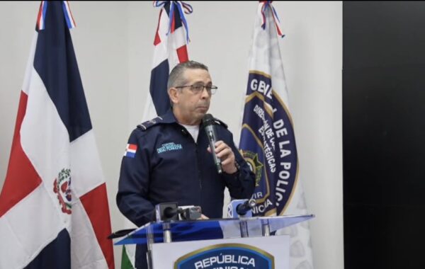 Policía Nacional recupera 21 televisores robados en Bayaguana y apresa a dos presuntos implicados