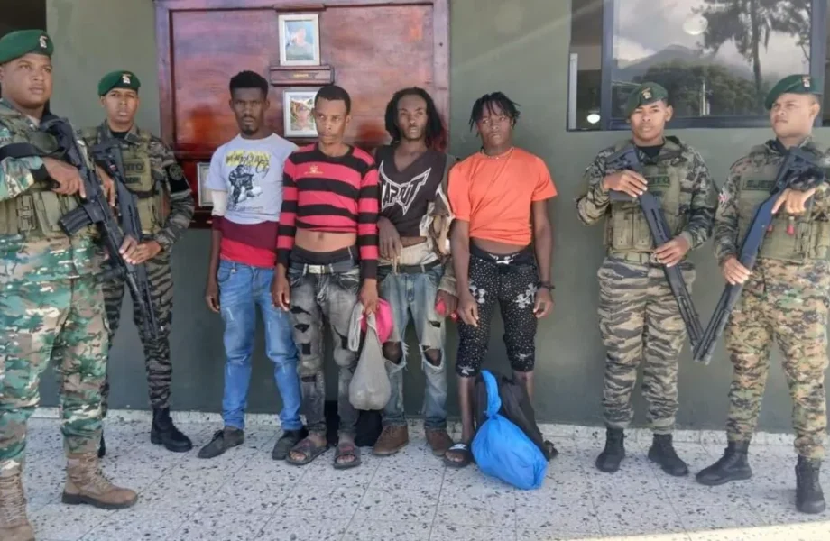 Ejército ocupa arma en detección de haitianos en Constanza
