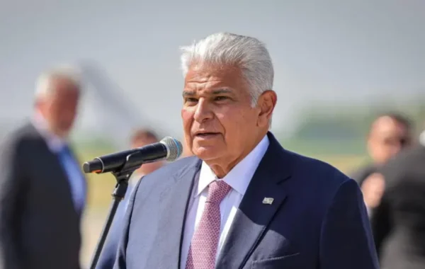 Presidente de Panamá viajará a Ecuador para hablar con Noboa sobre Comercio y Seguridad
