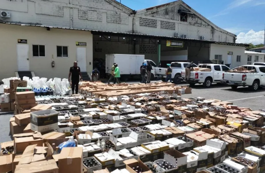 Autoridades desmantelan una de las mayores fábricas clandestinas de alcohol adulterado